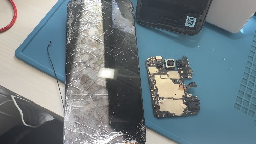 android 液晶割れ　即日　高田馬場　モトローラー
